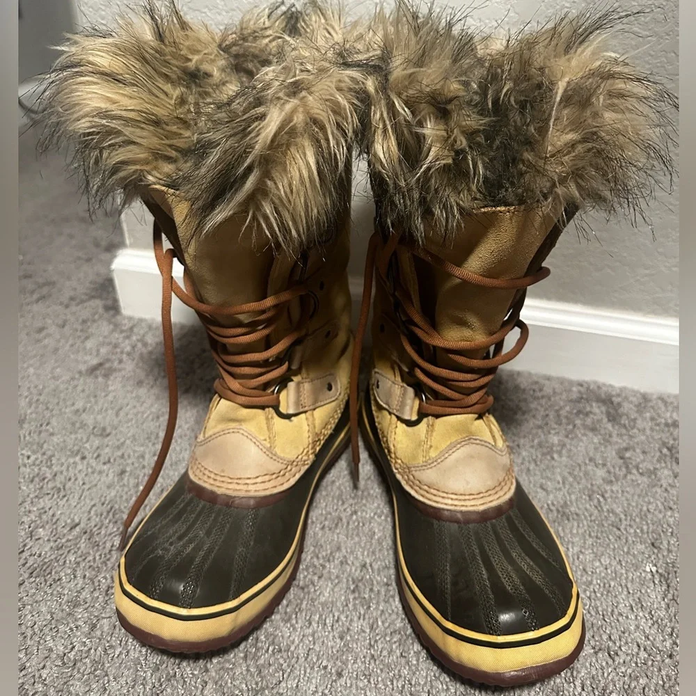 Sorel Joan of Arctic fur lined boots